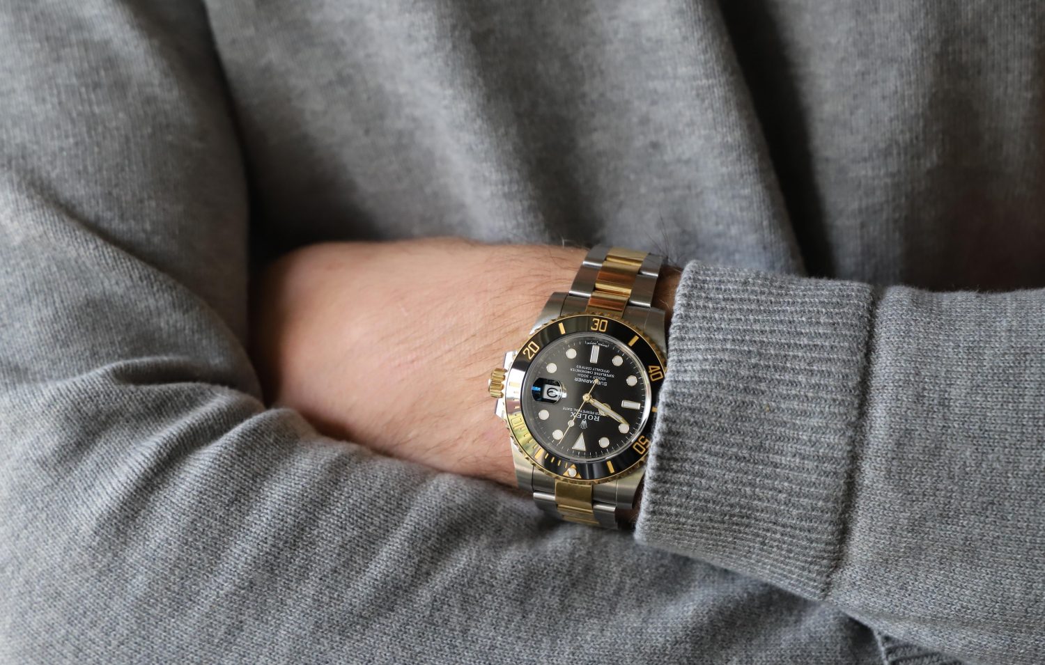 Rolex Submariner on wrist and Size Guide Millenary Watches