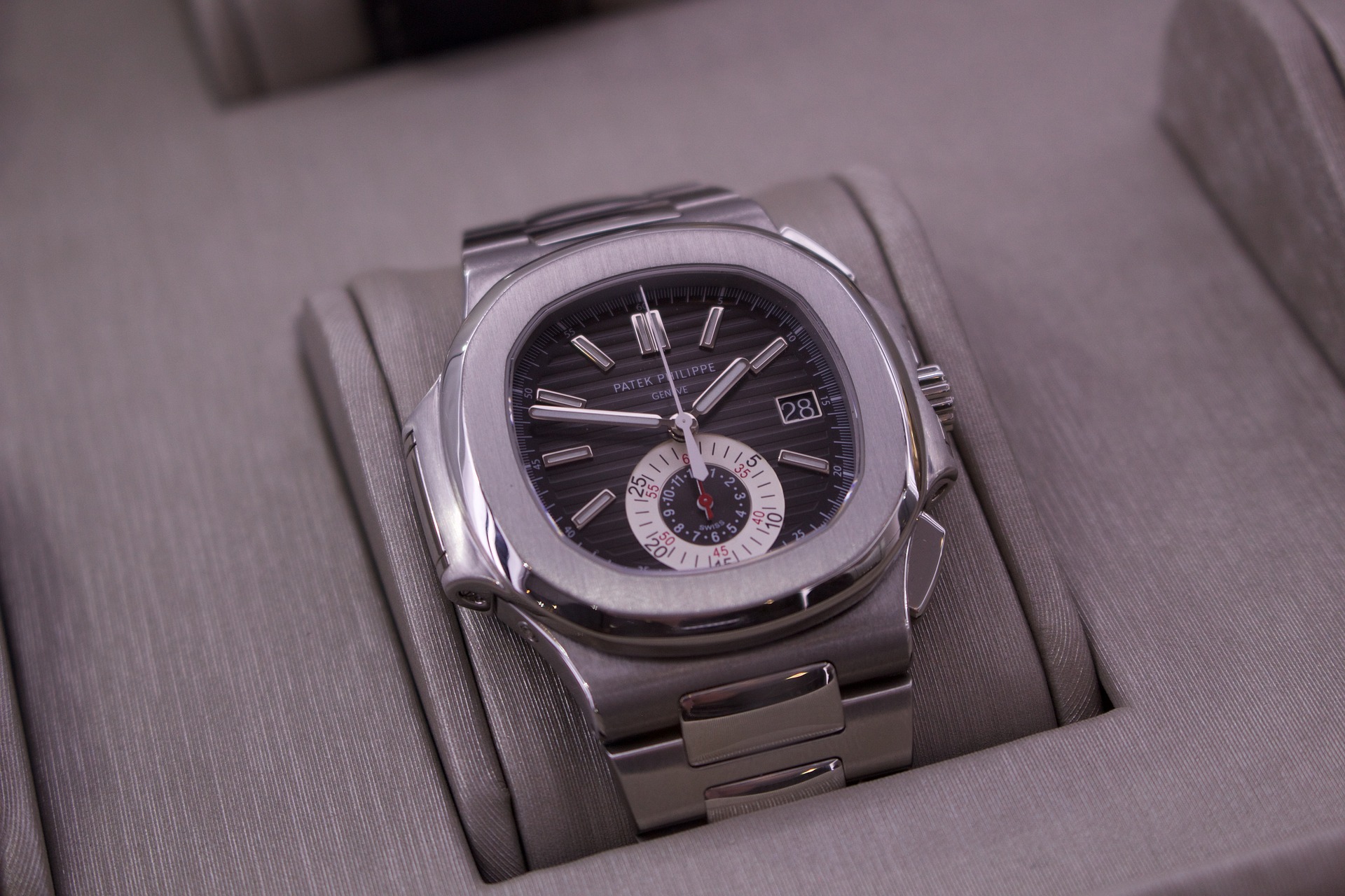 Facts about Patek Philippe: 22 Interesting Things you Must Know!